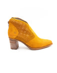 Summer boots in yellow.